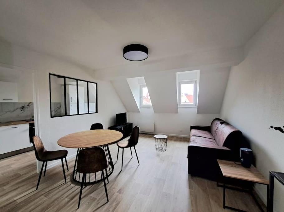 Appartement Centre Historique Avec Parking Inclus Colmar Esterno foto