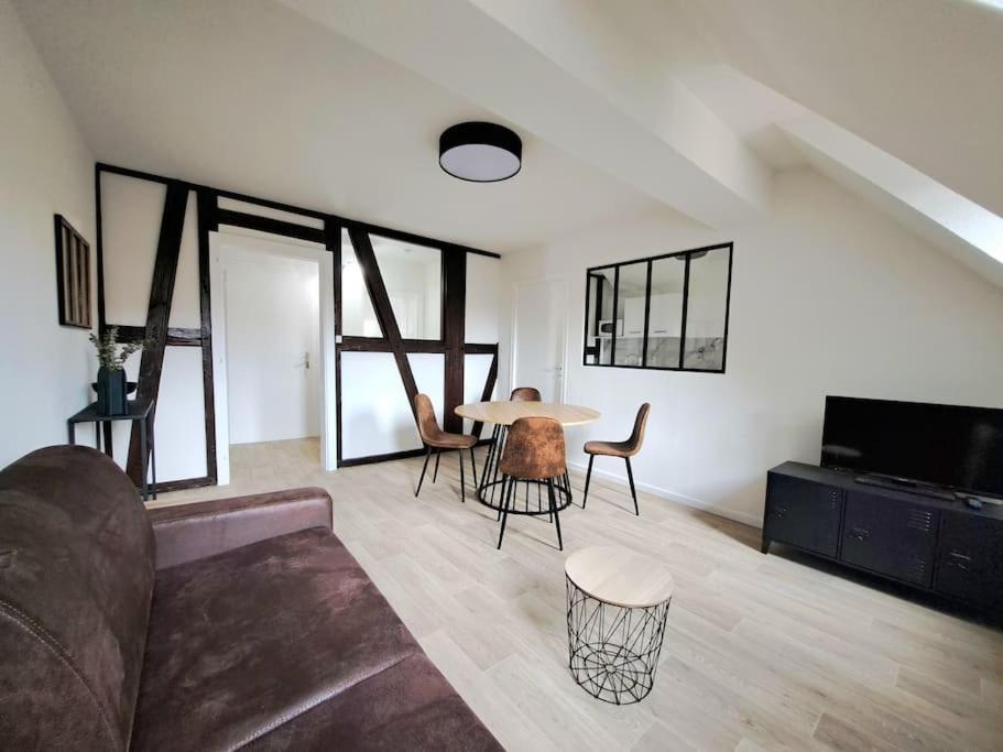 Appartement Centre Historique Avec Parking Inclus Colmar Esterno foto