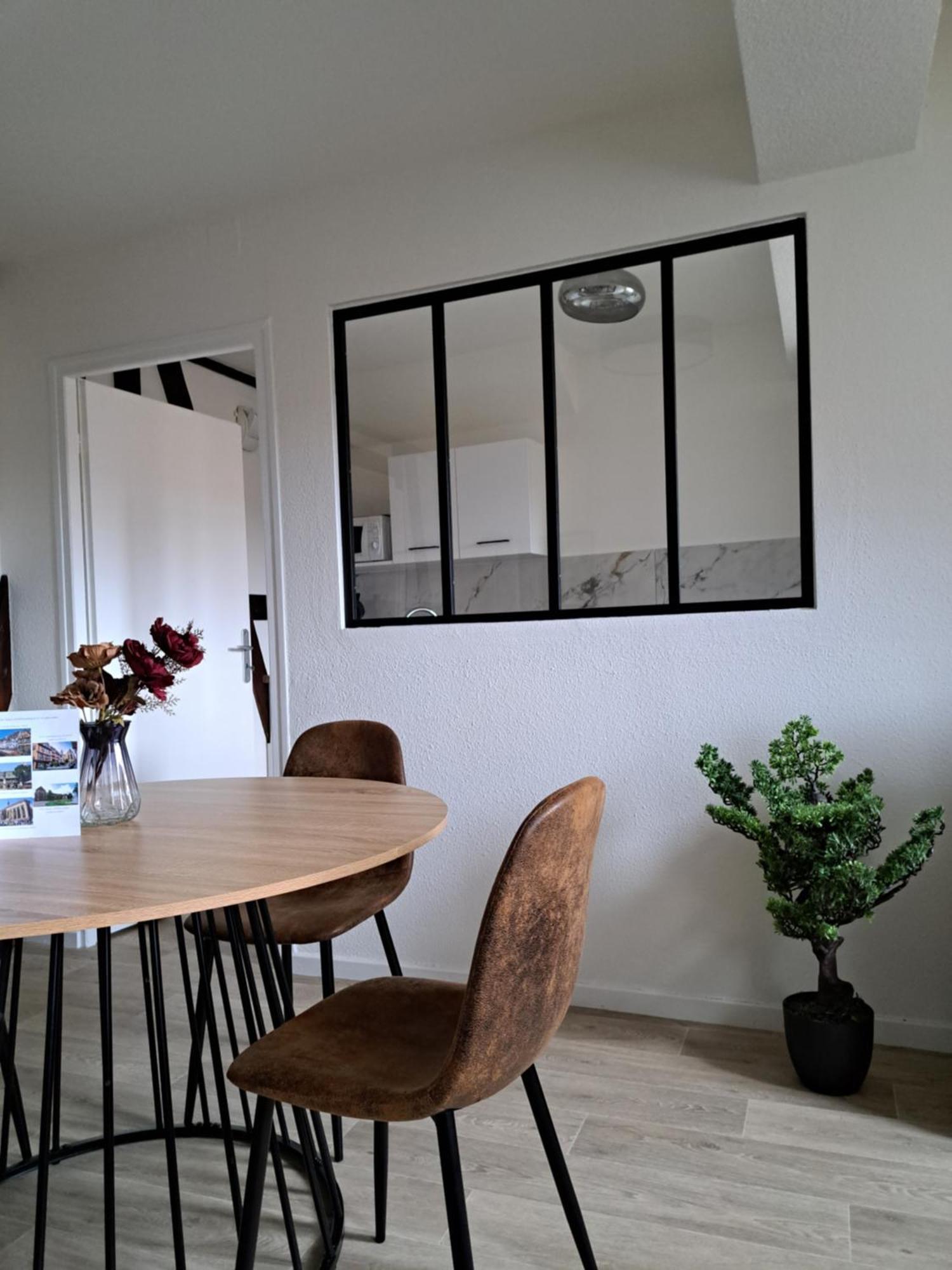 Appartement Centre Historique Avec Parking Inclus Colmar Esterno foto
